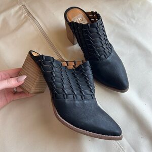 DV Taya Heeled Mule